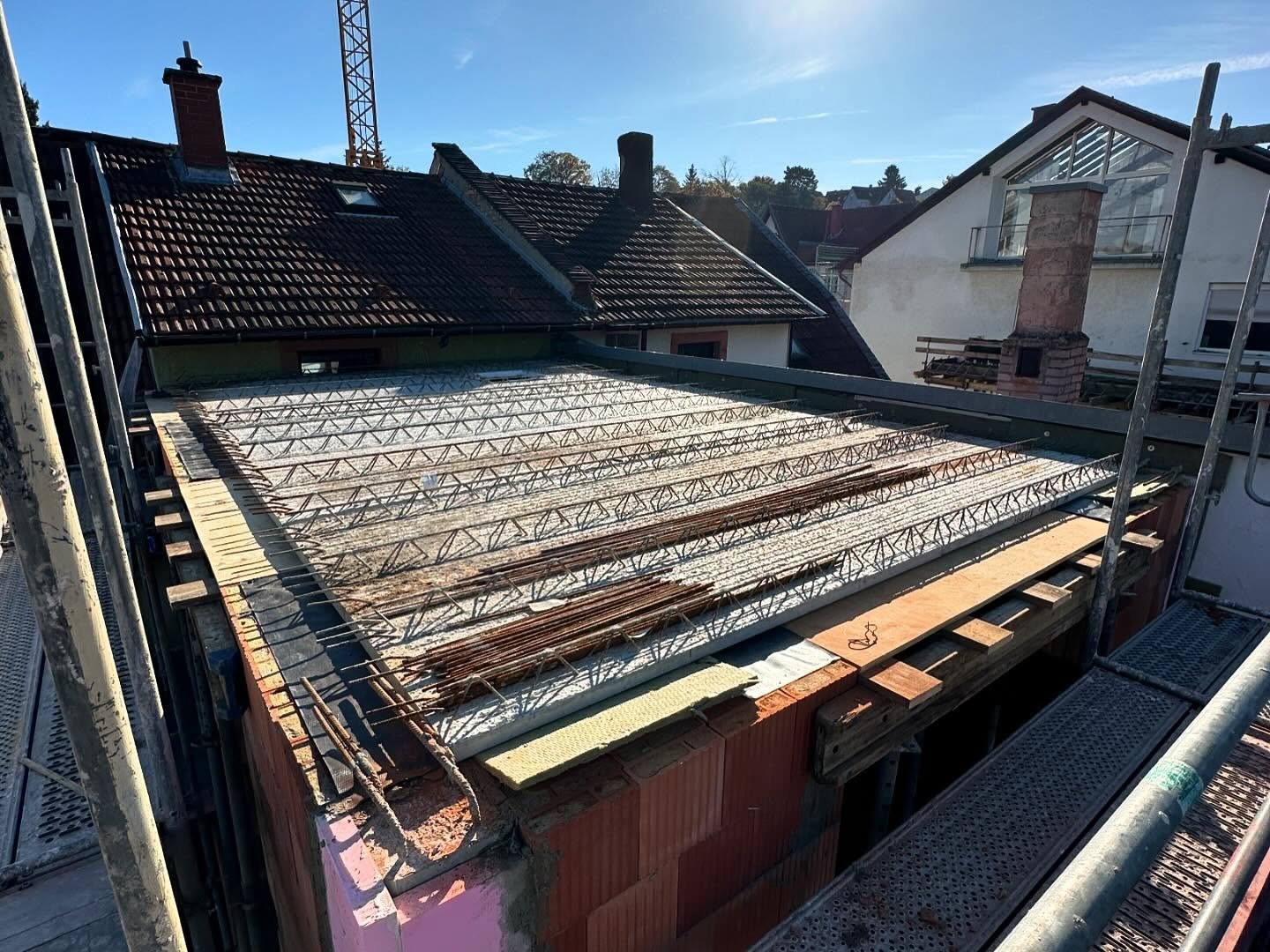 Filigran-Elementdecke mit Gitterträgern vor dem Betonieren